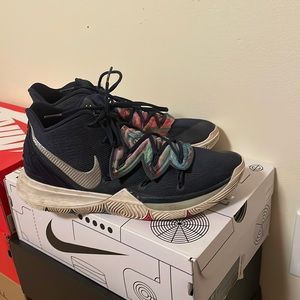 Kyrie 5 galaxy with box size 11 used